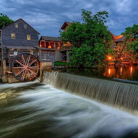 Key Lime Pie, Hot Tub,Wifi, 1089 Free Tickets Each Paid Day, Dollywood And More Gatlinburg Ngoại thất bức ảnh