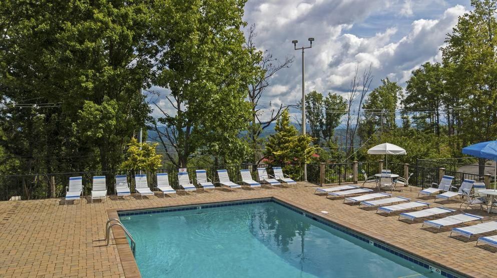 Key Lime Pie, Hot Tub,Wifi, 1089 Free Tickets Each Paid Day, Dollywood And More Gatlinburg Phòng bức ảnh