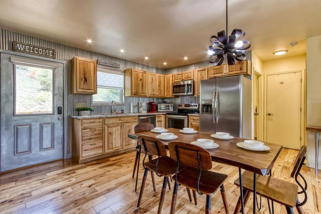 Key Lime Pie, Hot Tub,Wifi, 1089 Free Tickets Each Paid Day, Dollywood And More Gatlinburg Ngoại thất bức ảnh
