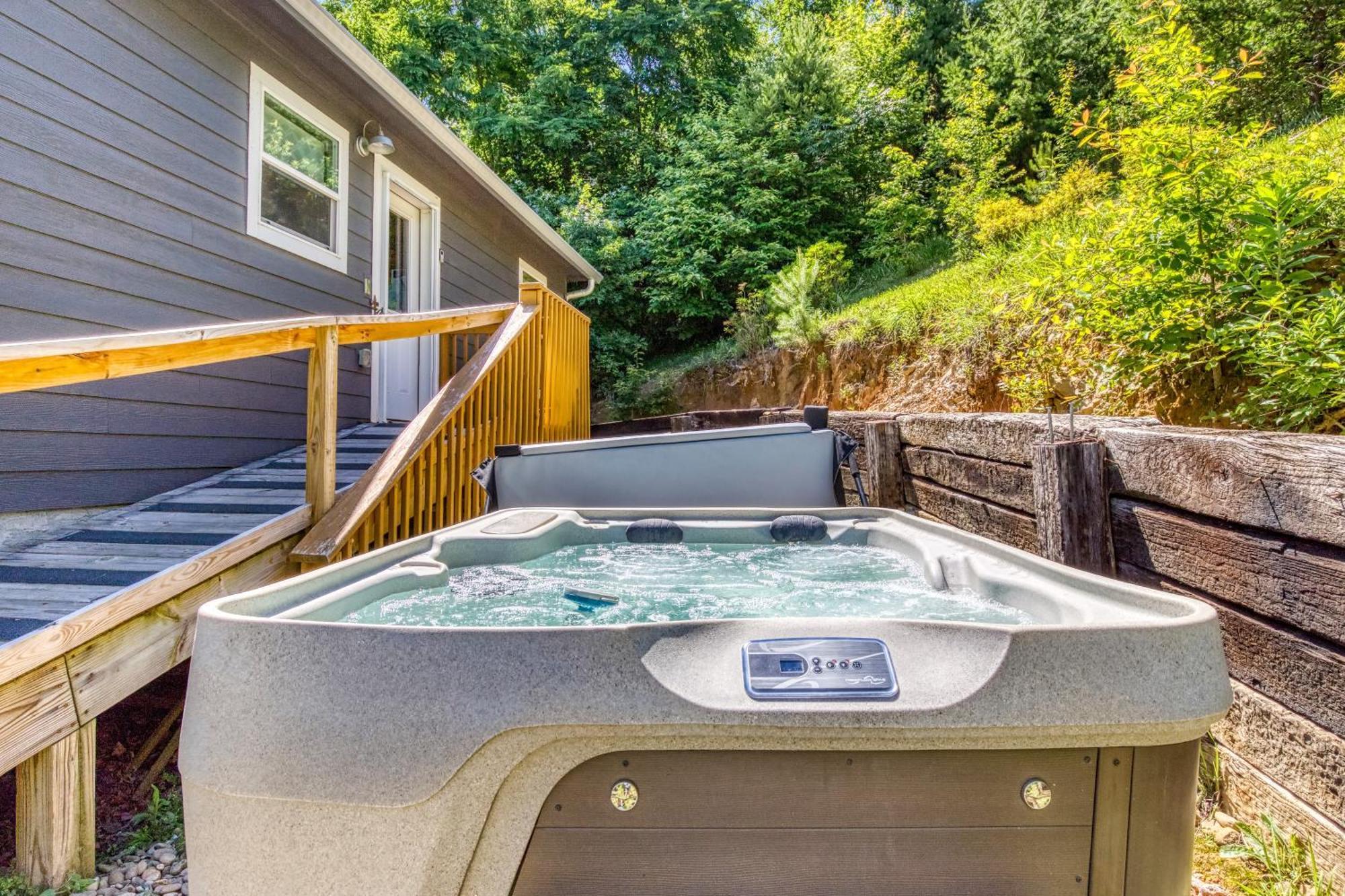 Key Lime Pie, Hot Tub,Wifi, 1089 Free Tickets Each Paid Day, Dollywood And More Gatlinburg Ngoại thất bức ảnh